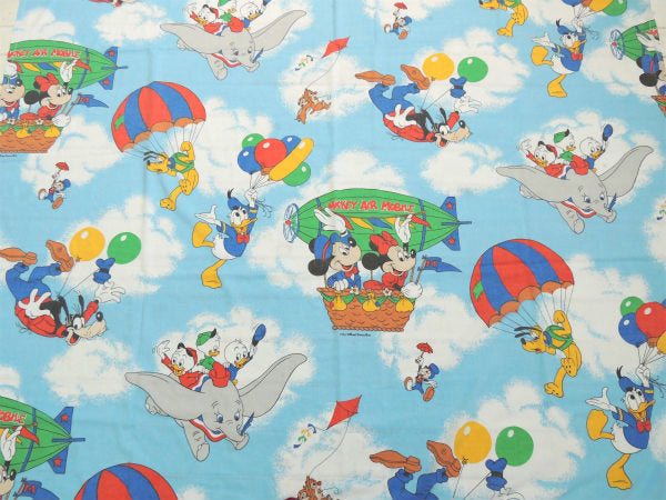 【ミッキー&フレンズー】ディズニー・空を飛ぶ飛行船・ヴィンテージ・ユーズドシーツ(フラットタイプ)