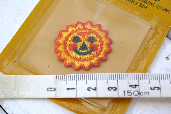 スマイル 太陽 ホールマーク 1970s お日様 ヴィンテージ ワッペン 刺繍 デッドストックUSA 裁縫
