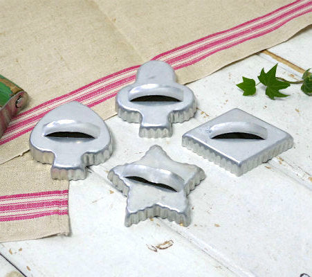 スペード クローバー ダイヤ 星 アルミ製 ヴィンテージ クッキーカッター 菓子型 4個セット USA