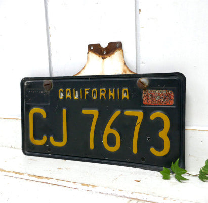 1963's カリフォルニア CALIFORNIA ・CJ 7673 ヴィンテージ・ナンバープレート OLD 取り付け金具 トッパー付き