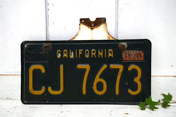 1963's カリフォルニア CALIFORNIA ・CJ 7673 ヴィンテージ・ナンバープレート OLD 取り付け金具 トッパー付き
