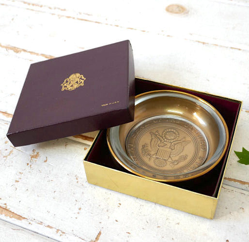 アメリカ合衆国 国章 GREAT SEAL OF THE UNITED STATES ヴィンテージ・ガラス皿 灰皿 コインディッシュ アシュトレイデッドストック Made in U.S.A. 愛国心